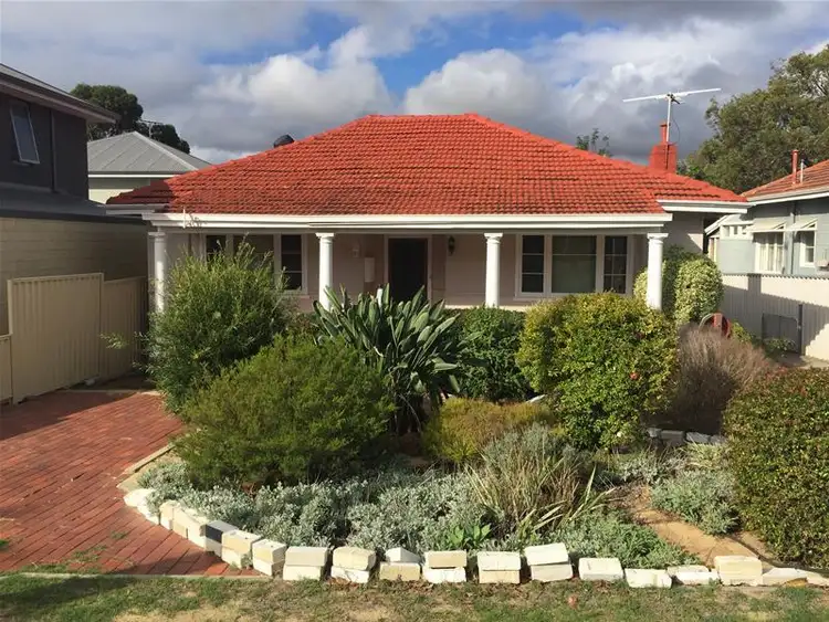 202 Holbeck Street, Doubleview WA 6018