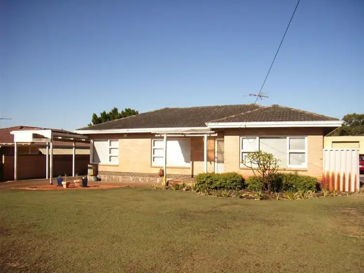 44 Geneff Street, Innaloo WA 6018