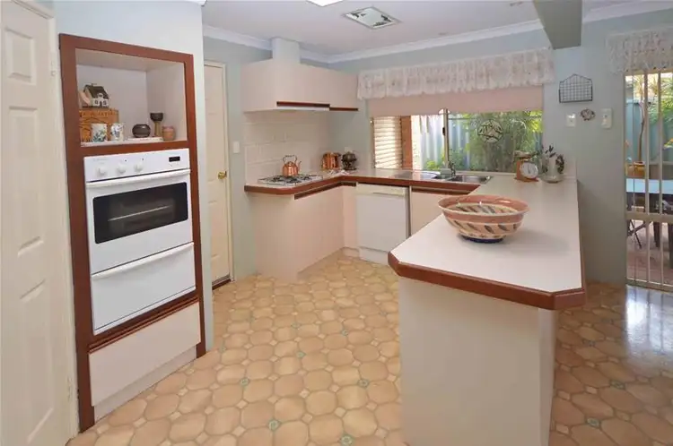 Seventh view of Homely house listing, 10 Sheathbill Court, Safety Bay WA 6169