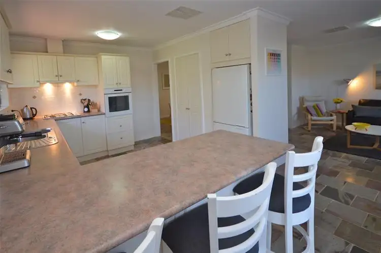 8 Laguna Street, Safety Bay WA 6169