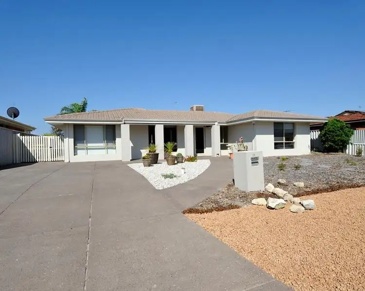 13 Nevis Place, Safety Bay WA 6169