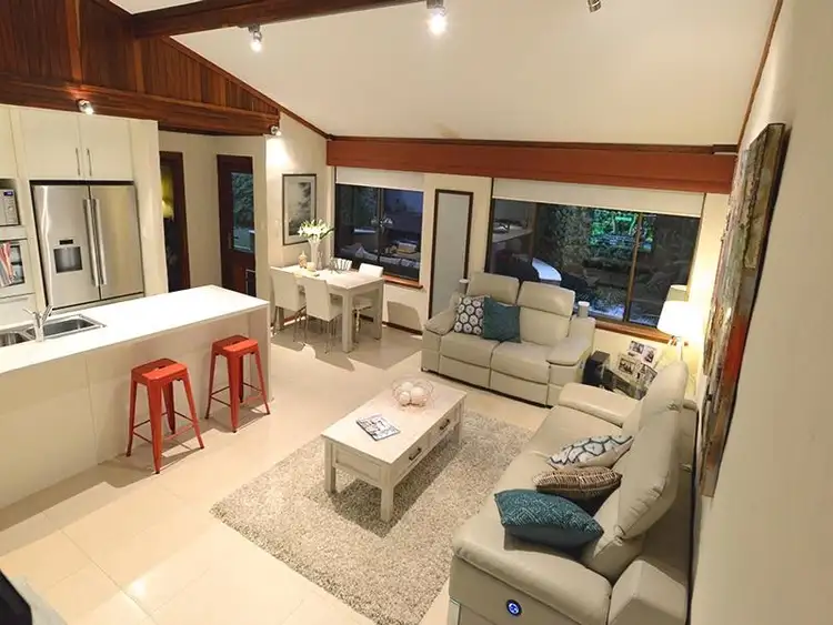 Seventh view of Homely house listing, 8 Topaz Place, Carine WA 6020