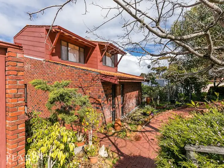4 Roche Road, Duncraig WA 6023
