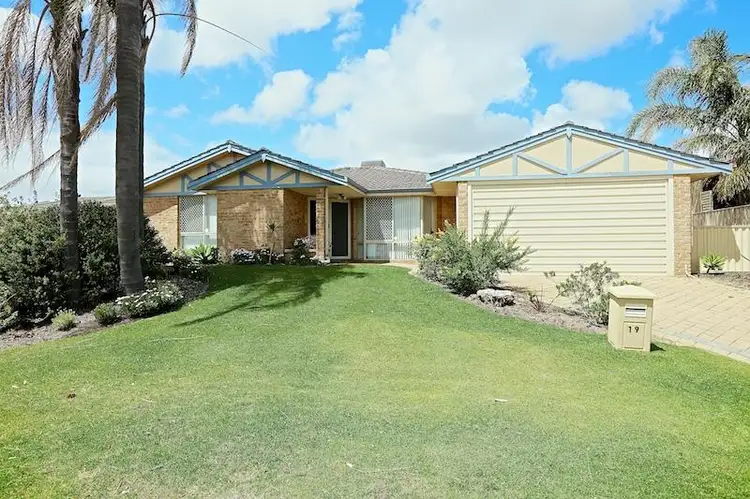 19 Finsbury View, Landsdale WA 6065