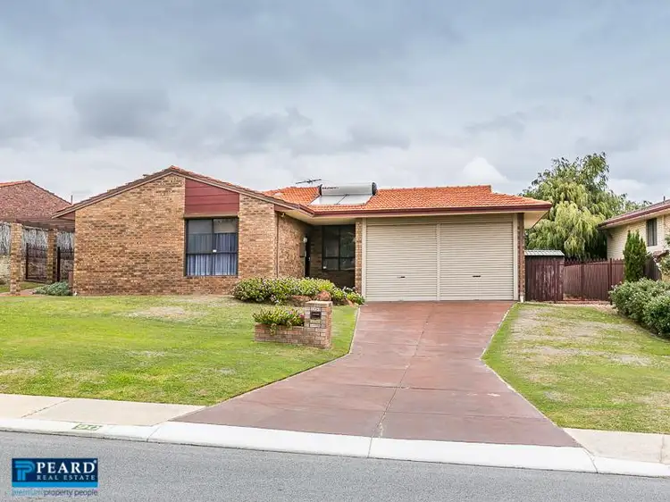 90 Castlecrag Drive, Kallaroo WA 6025