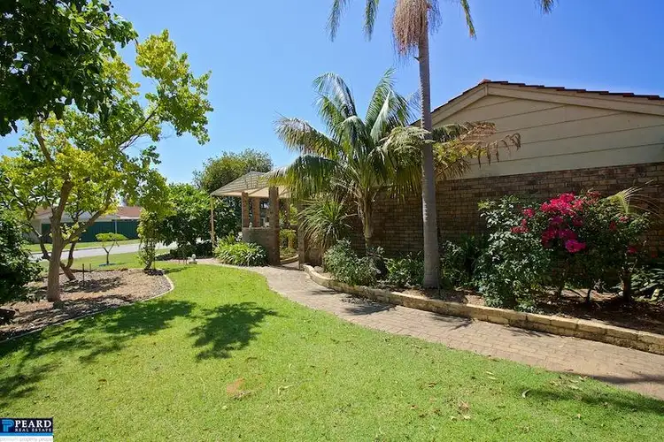 2 High Tor, Woodvale WA 6026