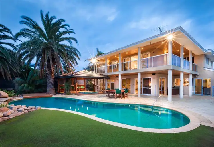 52 Broadbeach Boulevard, Hillarys WA 6025