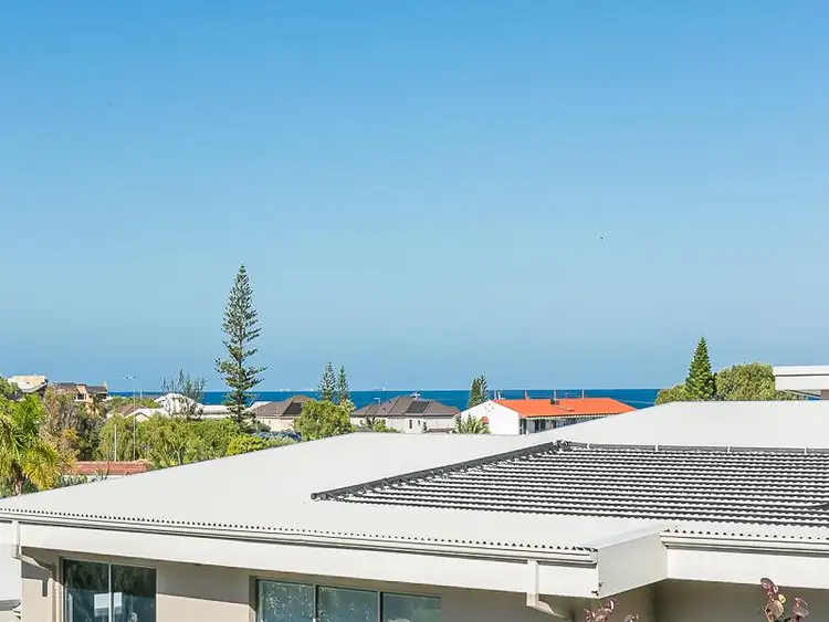 Fourth view of Homely semi-detached listing, 7B Hood Terrace, Sorrento WA 6020