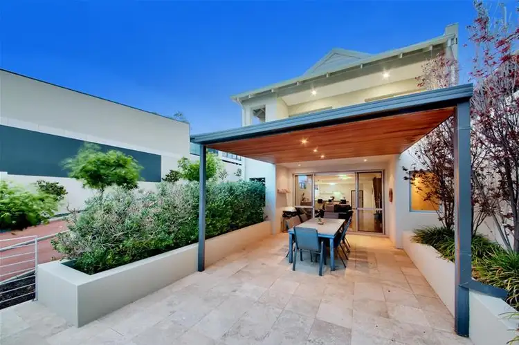 13D Nautilus Crescent, Scarborough WA 6019