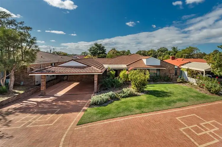 12 Abbess Place, Kingsley WA 6026