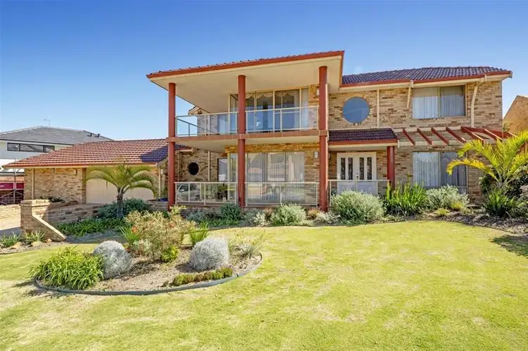 5 Bennetts Place, Sorrento WA 6020