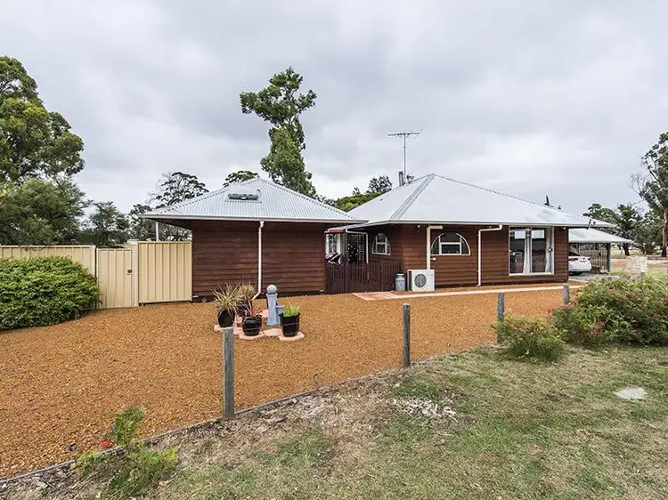 13 McDowell Street, Yarloop WA 6218