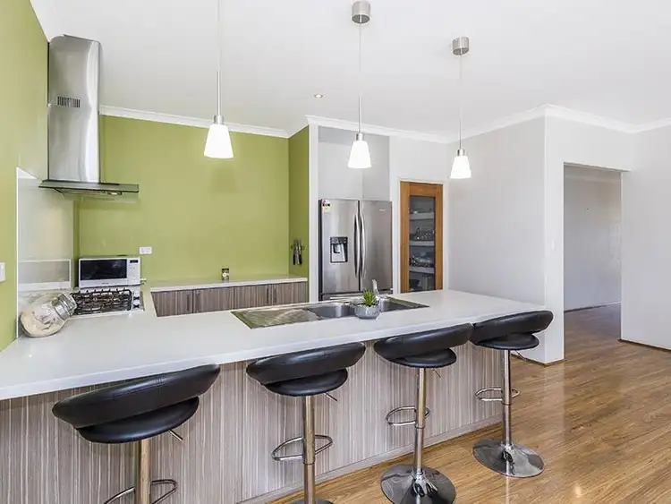 35 Willowbrook View, Meadow Springs WA 6210