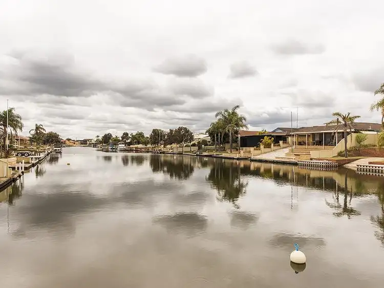 2 Tanderra Place, South Yunderup WA 6208