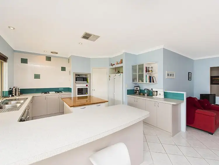 Sixth view of Homely house listing, 2 Tanderra Place, South Yunderup WA 6208