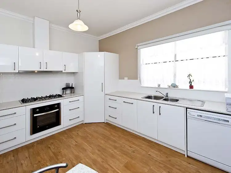 Sixth view of Homely house listing, 10 Adaluma Way, North Yunderup WA 6208