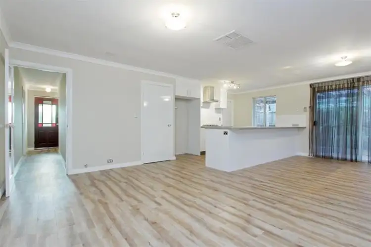 Seventh view of Homely house listing, 2 Solanum Court, Ellenbrook WA 6069