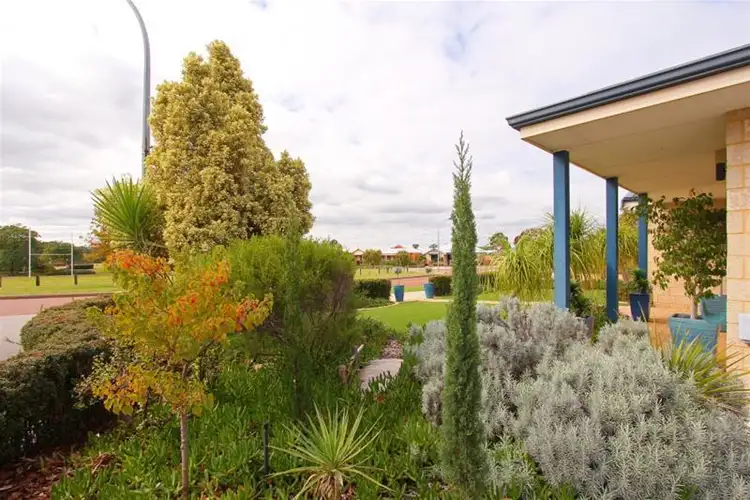 44 Sandown Circle, Henley Brook WA 6055