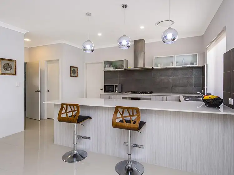 13 Hawley Way, Madora Bay WA 6210