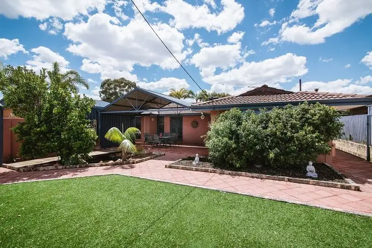 6 Hunter Way, Padbury WA 6025