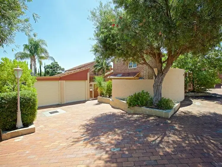 4/10 Perina Way, City Beach WA 6015