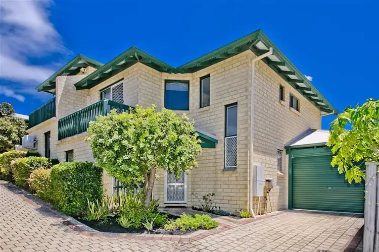2/77 Colin Road, Scarborough WA 6019
