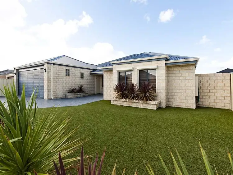 9 Stradbroke Road, Secret Harbour WA 6173