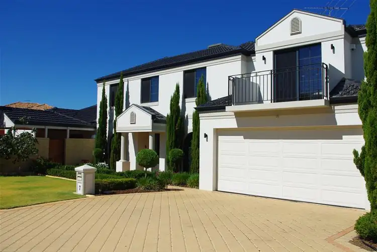 7 Algarve Way, Hillarys WA 6025