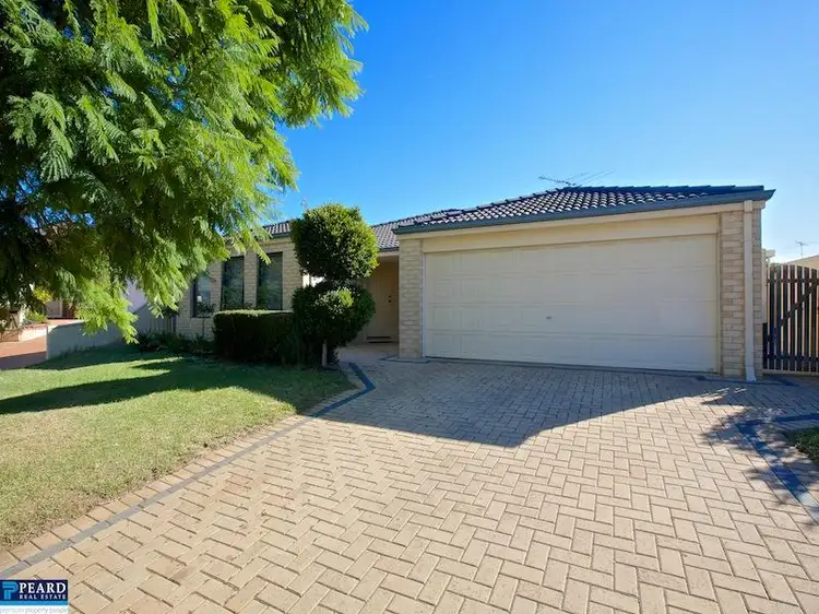 30 Adelphi Court, Marangaroo WA 6064