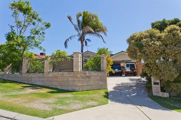 10 Fawkner Gardens, Hillarys WA 6025
