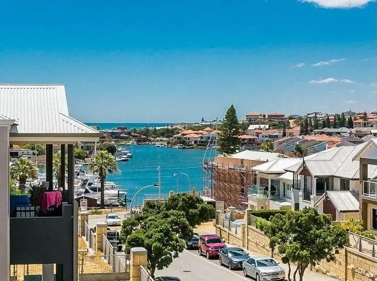 9 Penzance Terrace, Mindarie WA 6030
