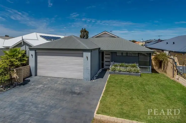 30 Lauderdale Ramble, Carramar WA 6031