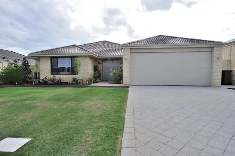 6 Highcliffe Circle, Lakelands WA 6180