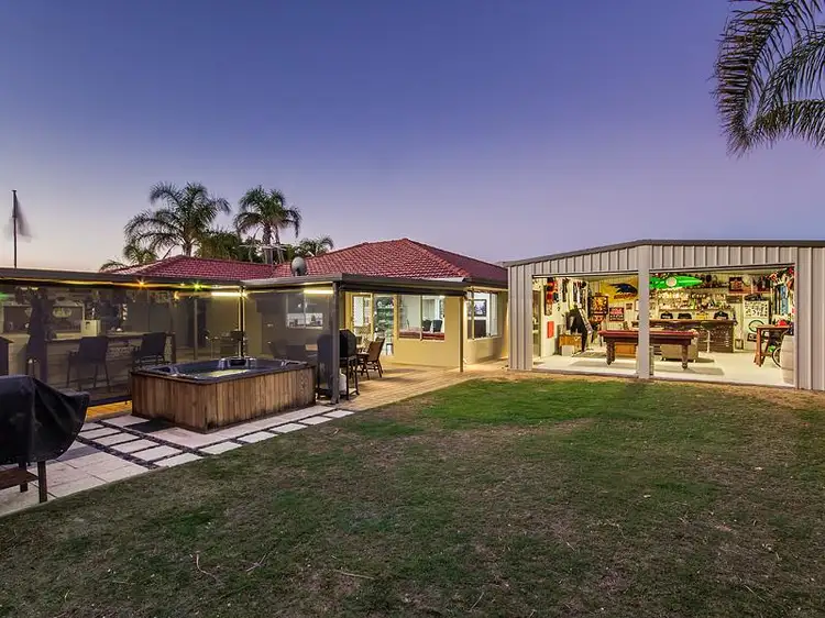 12 Mission Place, Cooloongup WA 6168