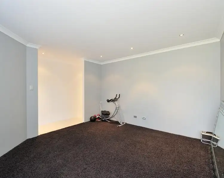 Second view of Homely house listing, 6 Platypus Green, Baldivis WA 6171