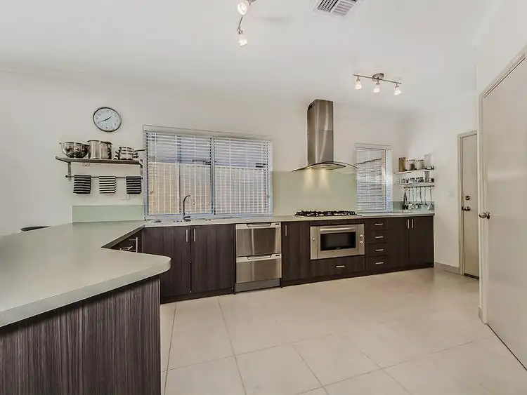 Sixth view of Homely house listing, 6 The Hawthorns, Baldivis WA 6171