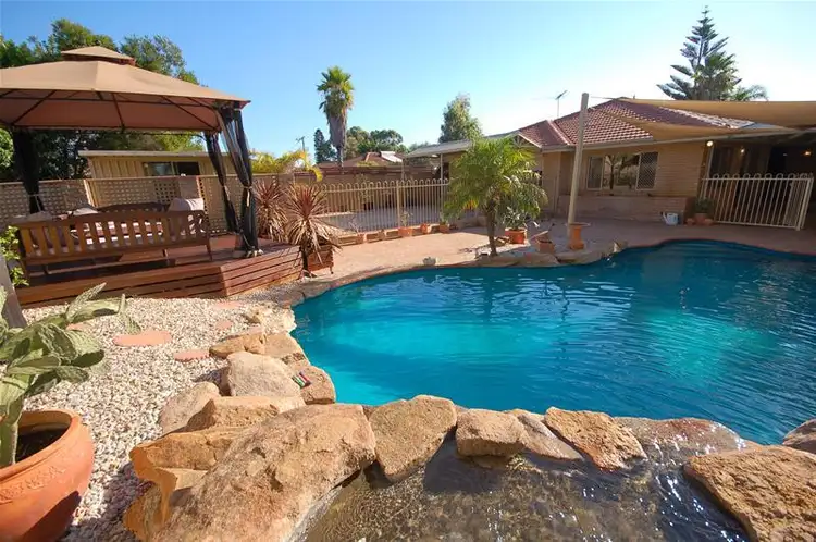 17 Teakdale Close, Safety Bay WA 6169