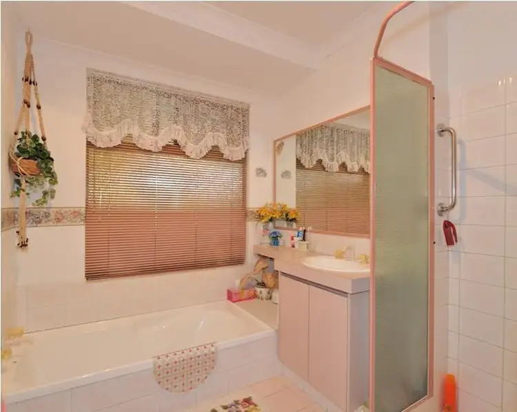 Sixth view of Homely house listing, 10 Greenlea Crescent, Warnbro WA 6169