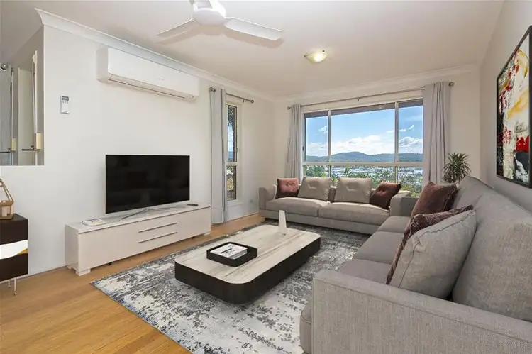 2/62 Paddington Drive, Carrara QLD 4211