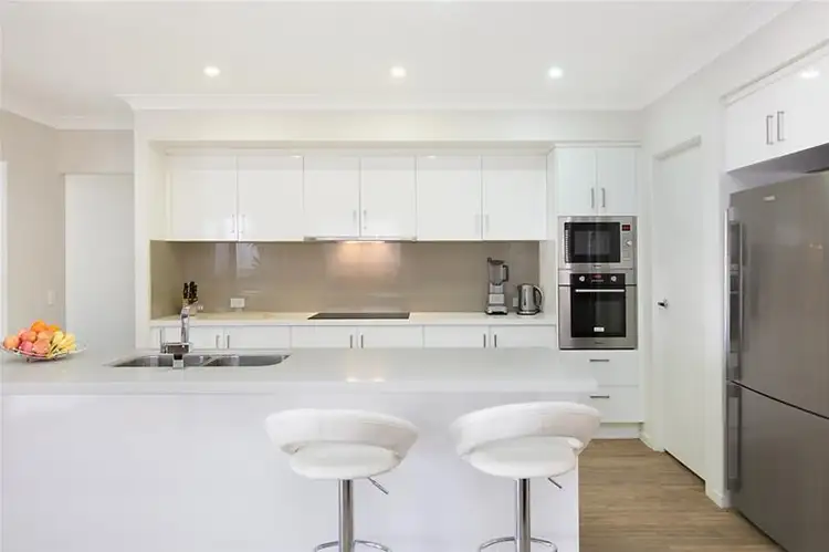 40 Nollamara Drive, Elanora QLD 4221