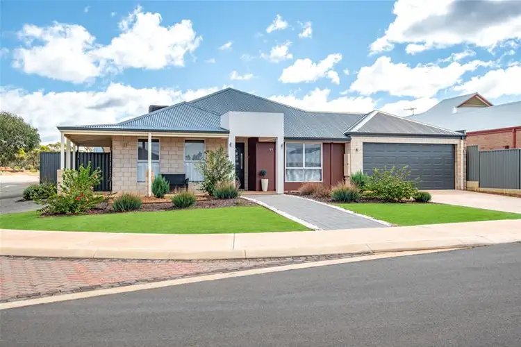 11 Pira Avenue, Karlkurla WA 6430