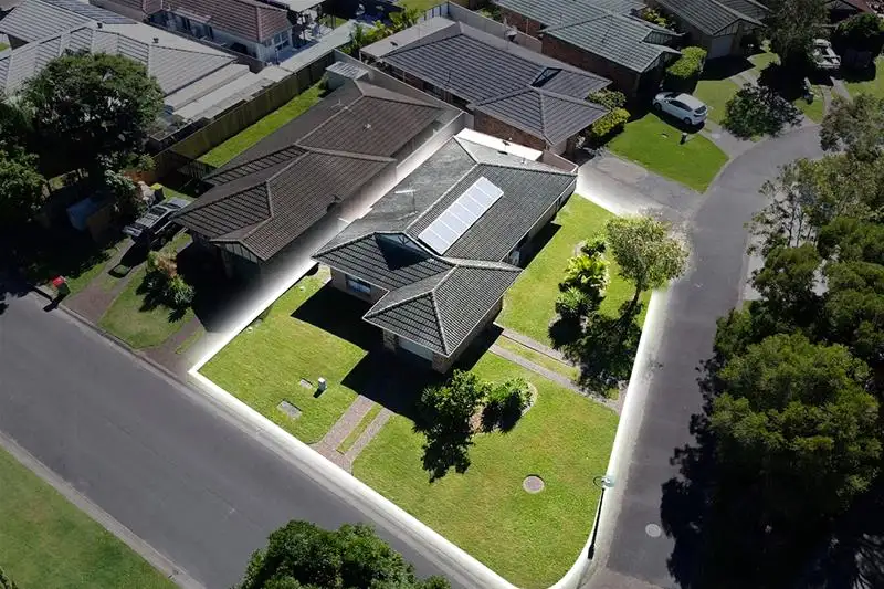 Main view of Homely semi-detached listing, 2/8 Ottelia Drive, Elanora QLD 4221