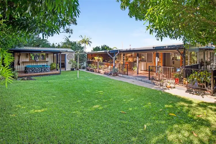 17 Poinsettia Parade, Varsity Lakes QLD 4227