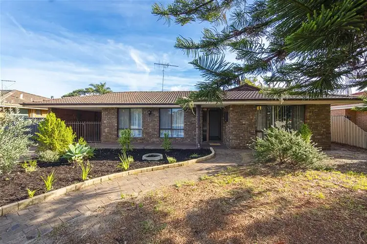 15 Hungerford Avenue, Halls Head WA 6210
