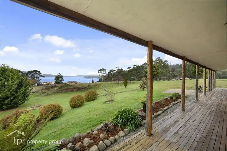 67 Barnard Road, Cairns Bay TAS 7116