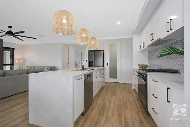 Sixth view of Homely house listing, 4 Ziebell Circuit, Wodonga VIC 3690