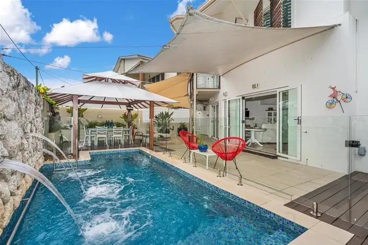 1/57 Cronin Avenue, Main Beach QLD 4217