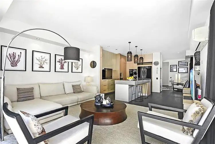 Third view of Homely villa listing, 2/12 Oak Avenue, Surfers Paradise QLD 4217