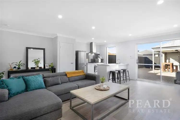 32 Wallaby Road, Banksia Grove WA 6031