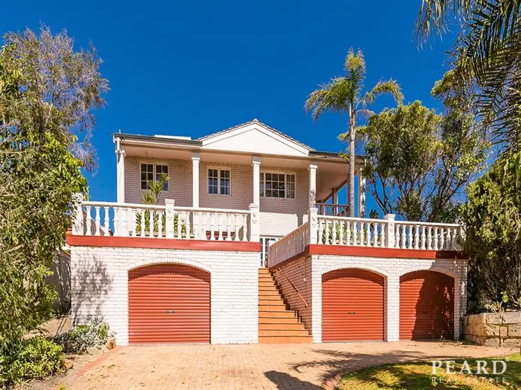 32 Hawkins Avenue